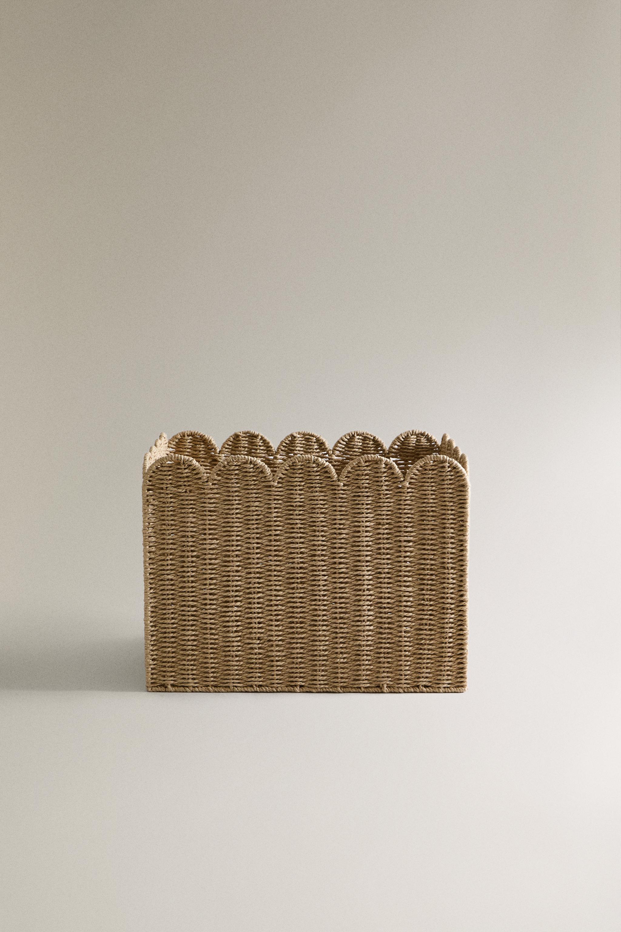 LARGE SCALLOPED BASKET